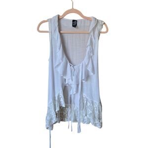 White ruffled lace top RMD Los Angeles Size Large